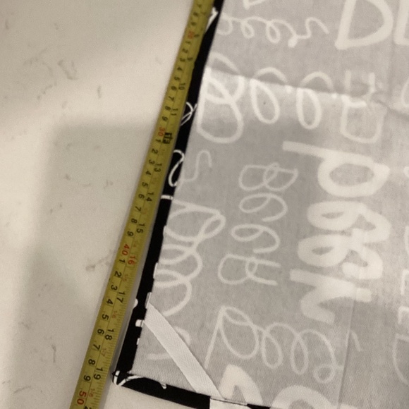 NEW Set of 2 Black & White Beer/ Wine pattern kitchen / bar area towels 19x19” - Picture 9 of 11